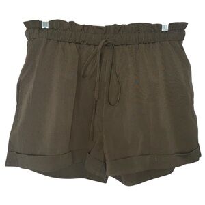 Unbranded Woman’s olive green shorts w/pockets & elastic waistband New size XL